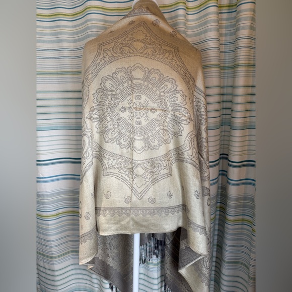 Soft & Luxurious Neutral Shawl Shrug cover Cozy Outfit Upgrade - Picture 6 of 8